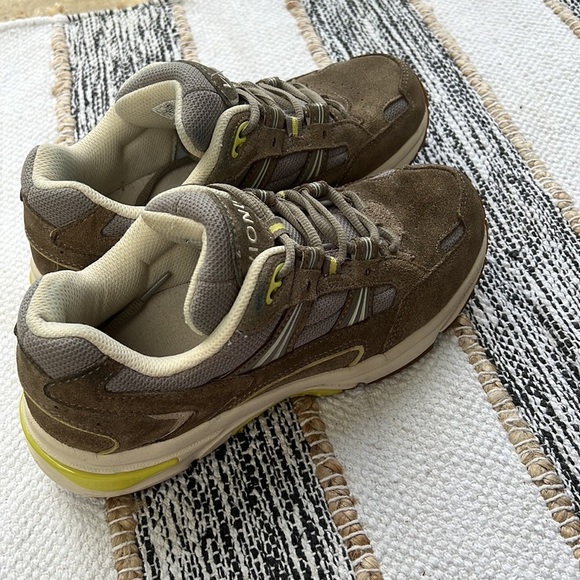 Vionic 23Walk Walker Suede Sneakers. Women’s Size 8. - Picture 4 of 10